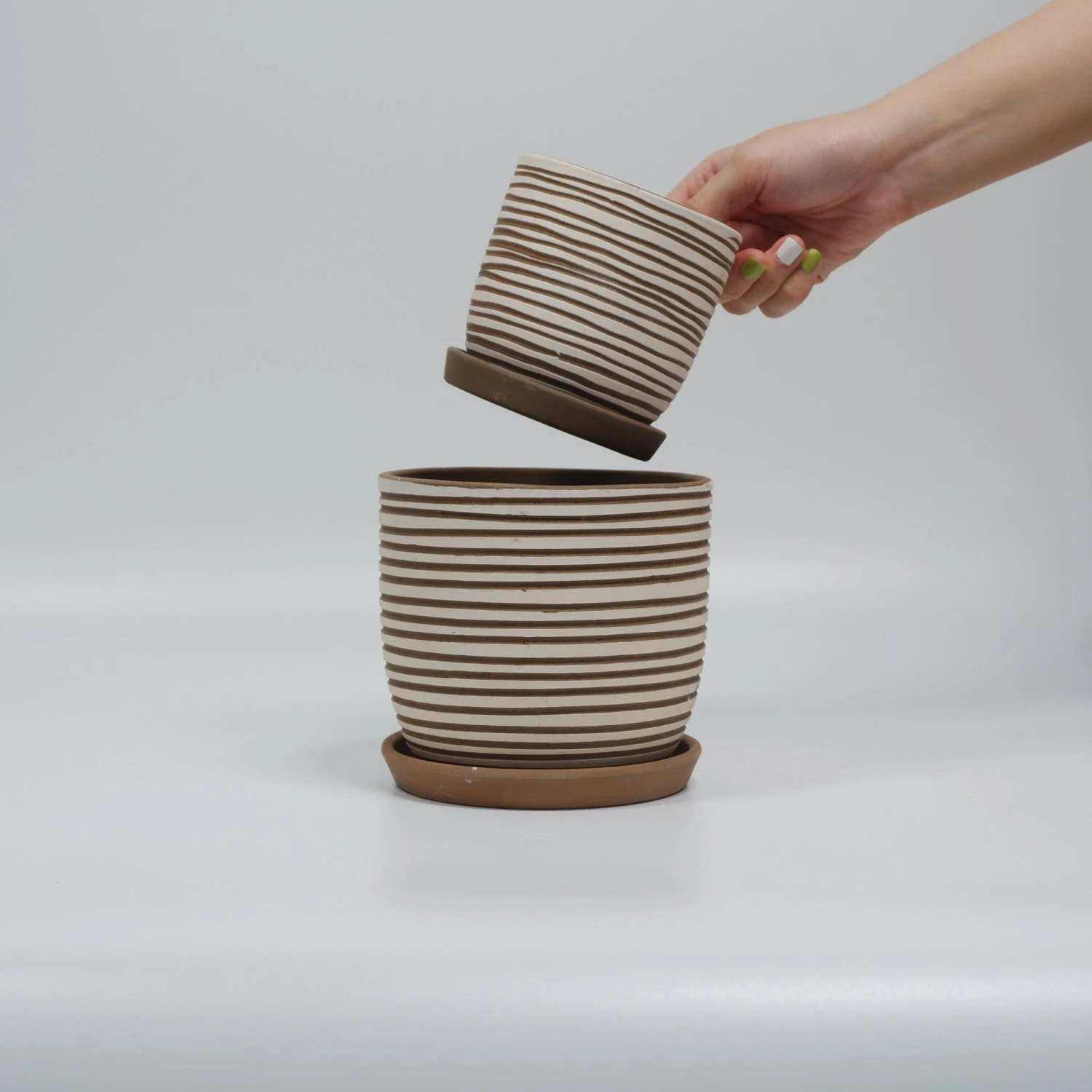 Clay White Stripes Pattern Pot - Image 14